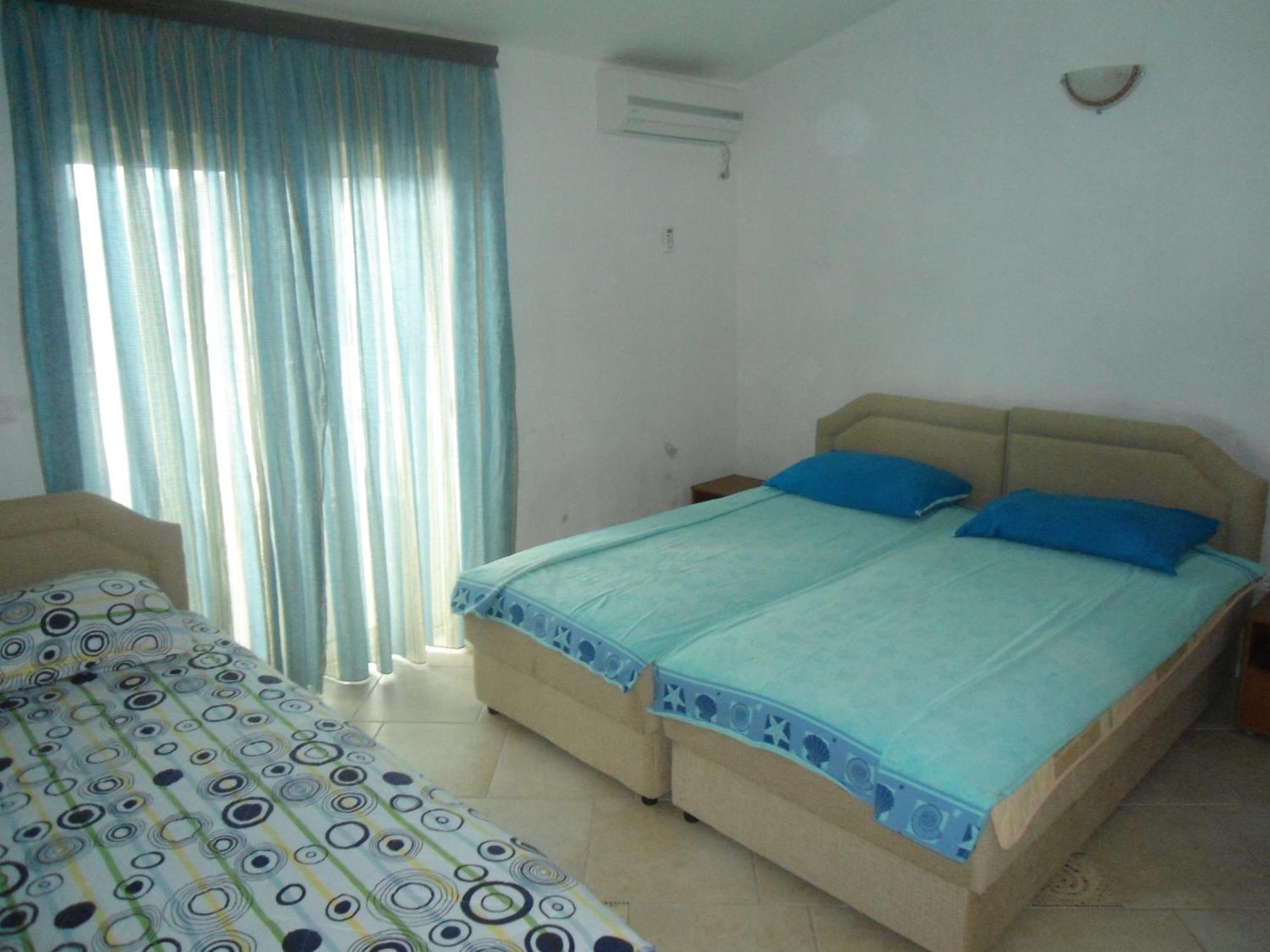 Apartments Pekic บาร์ ภายนอก รูปภาพ