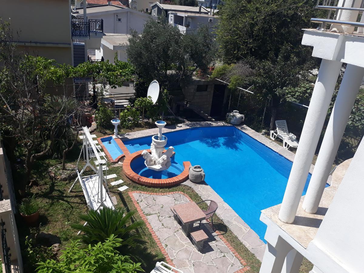Apartments Pekic บาร์ ภายนอก รูปภาพ